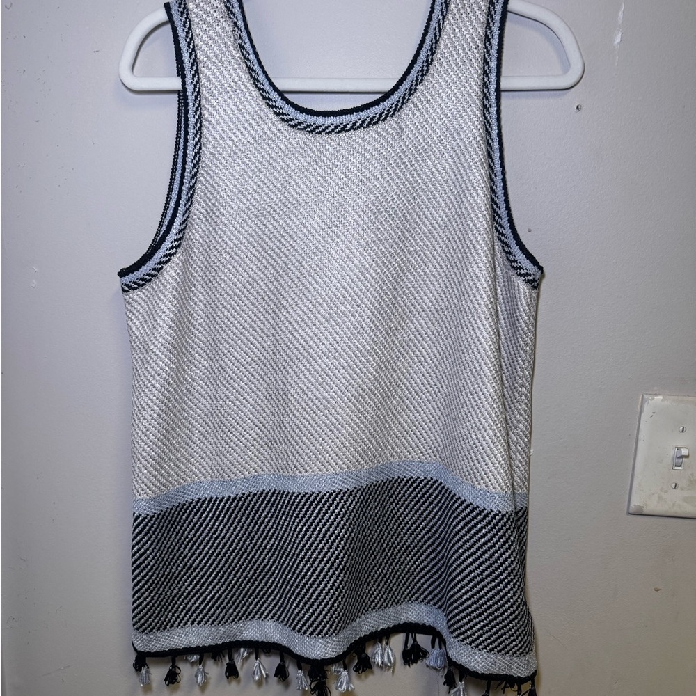 Nic+Zoe Women's White + Navy Scoop-Neck Sleeveless Lantana Tank - Picture 5 of 6
